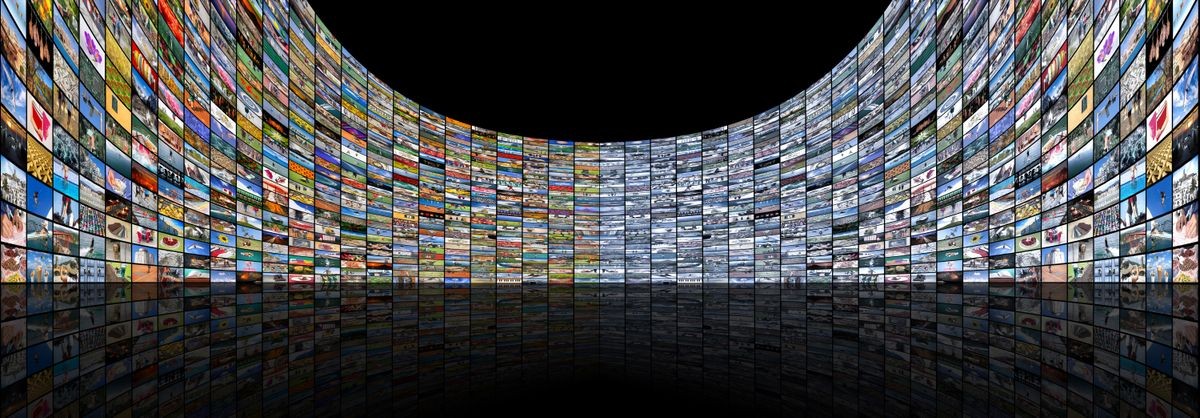 Big multimedia video and image video wall of the TV widescreen